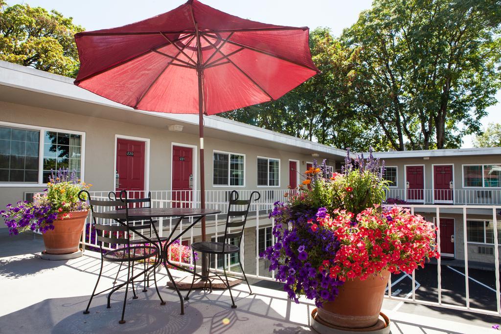 Campus Inn & Suites Eugene Downtown Kültér fotó