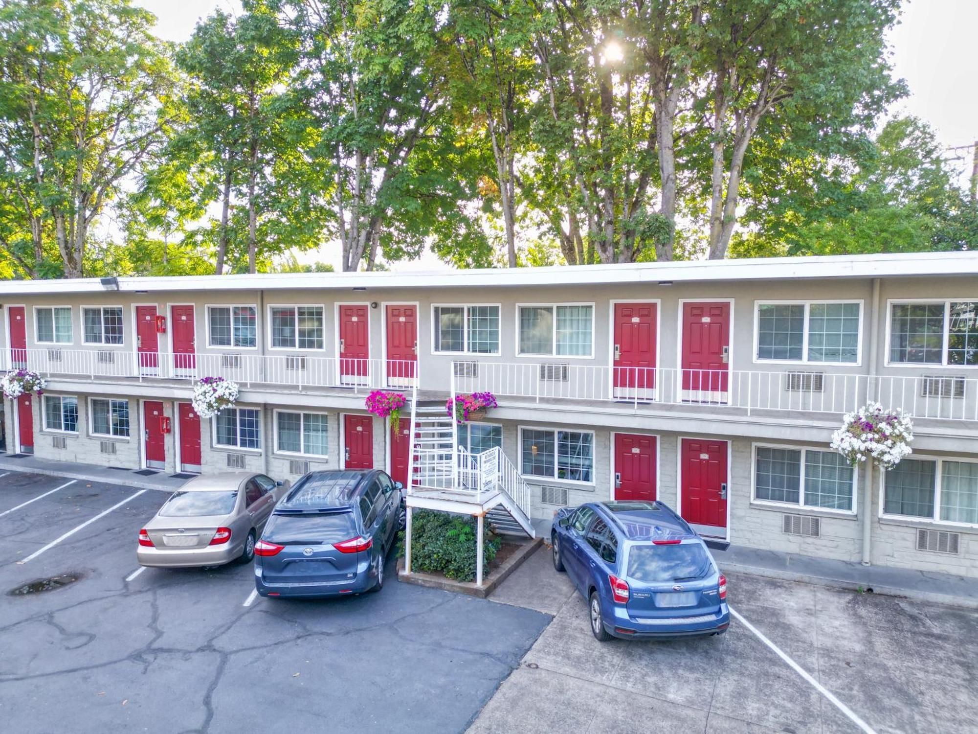 Campus Inn & Suites Eugene Downtown Kültér fotó